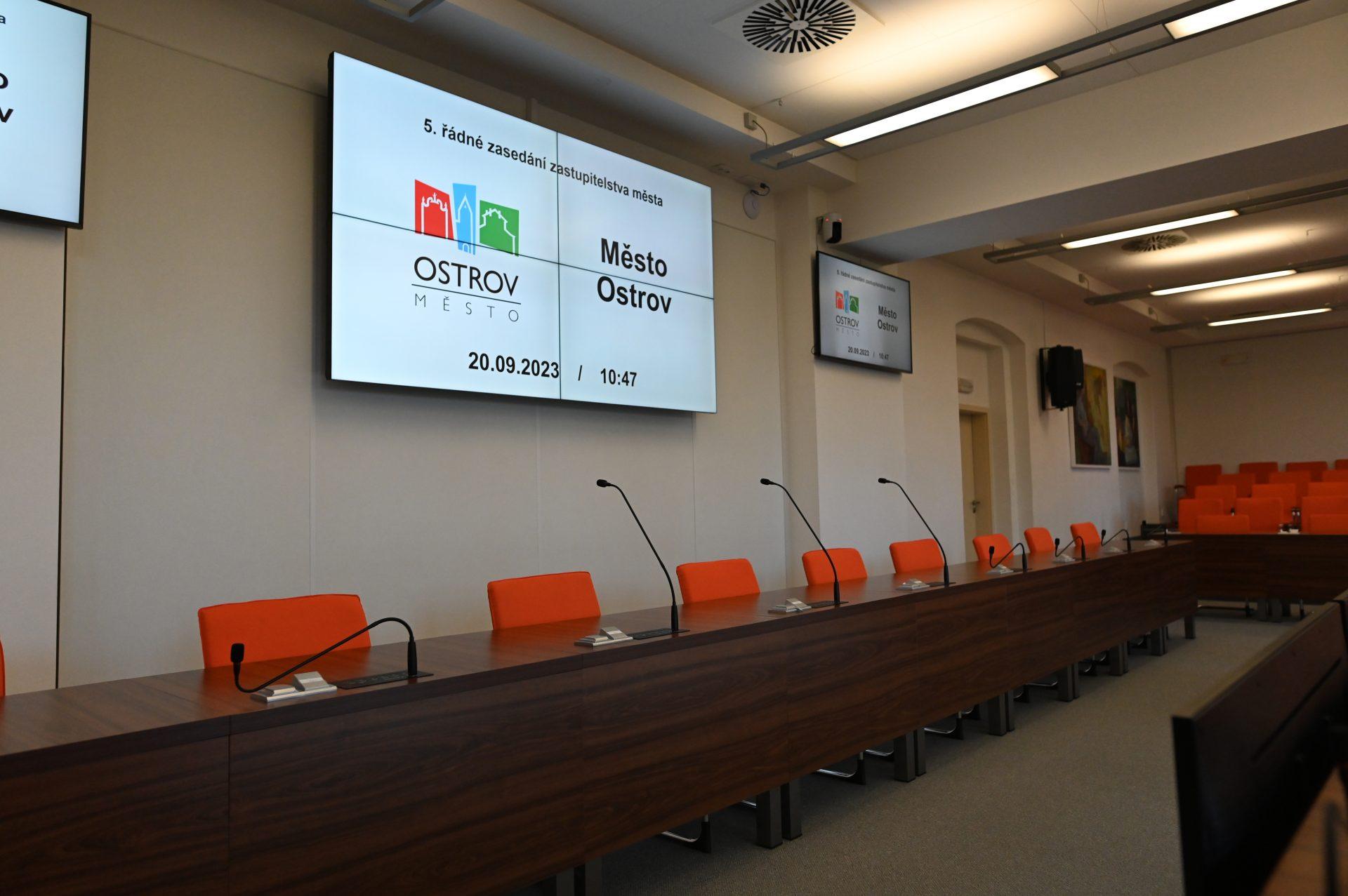 Městský úřad Ostrov – fotografie 1